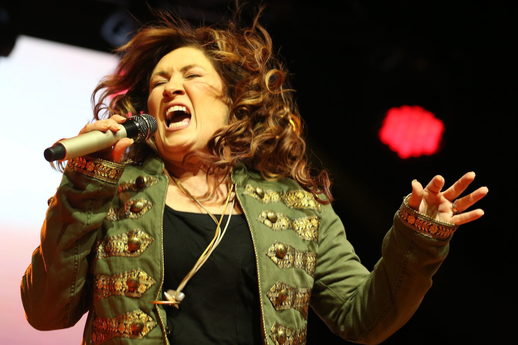 Jo Dee Messina